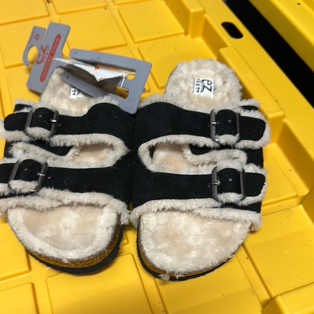 EZ Feet Black and Cream Comfort Sandals with Plush Lining
